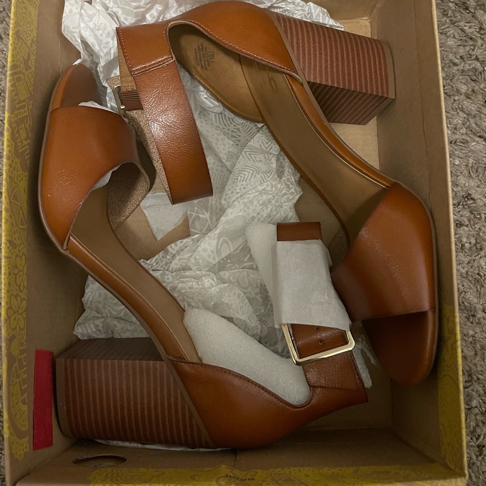 Mix No.6 short heels. Size 10.  Never worn.